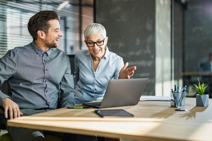 Poslovni sastanak u banci o faktoringu